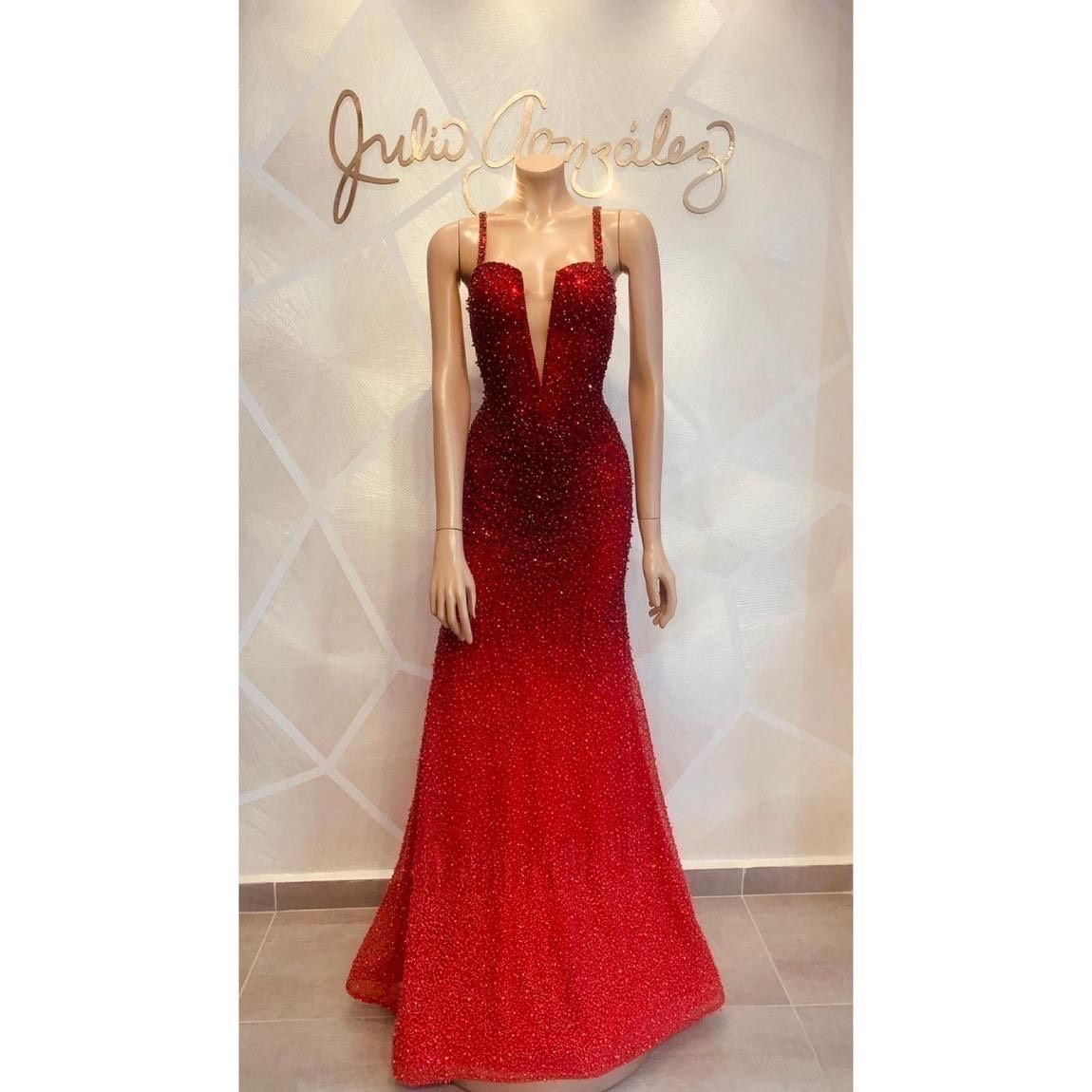 Julio Gonzalez Size 0 Prom Plunge Red Dress With Train on Queenly