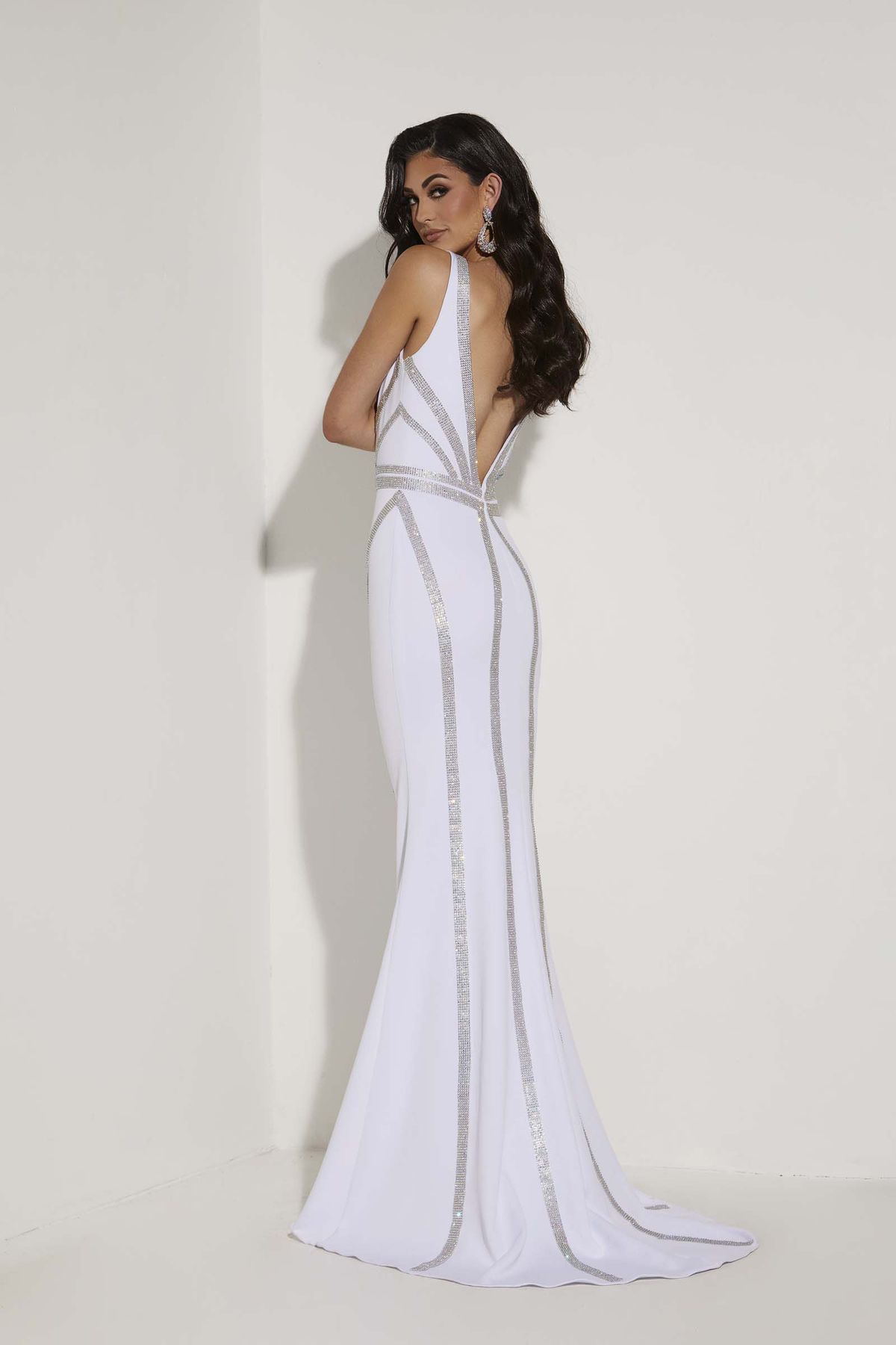 Style 7438 Jasz Couture Size 4 White Mermaid Dress on Queenly