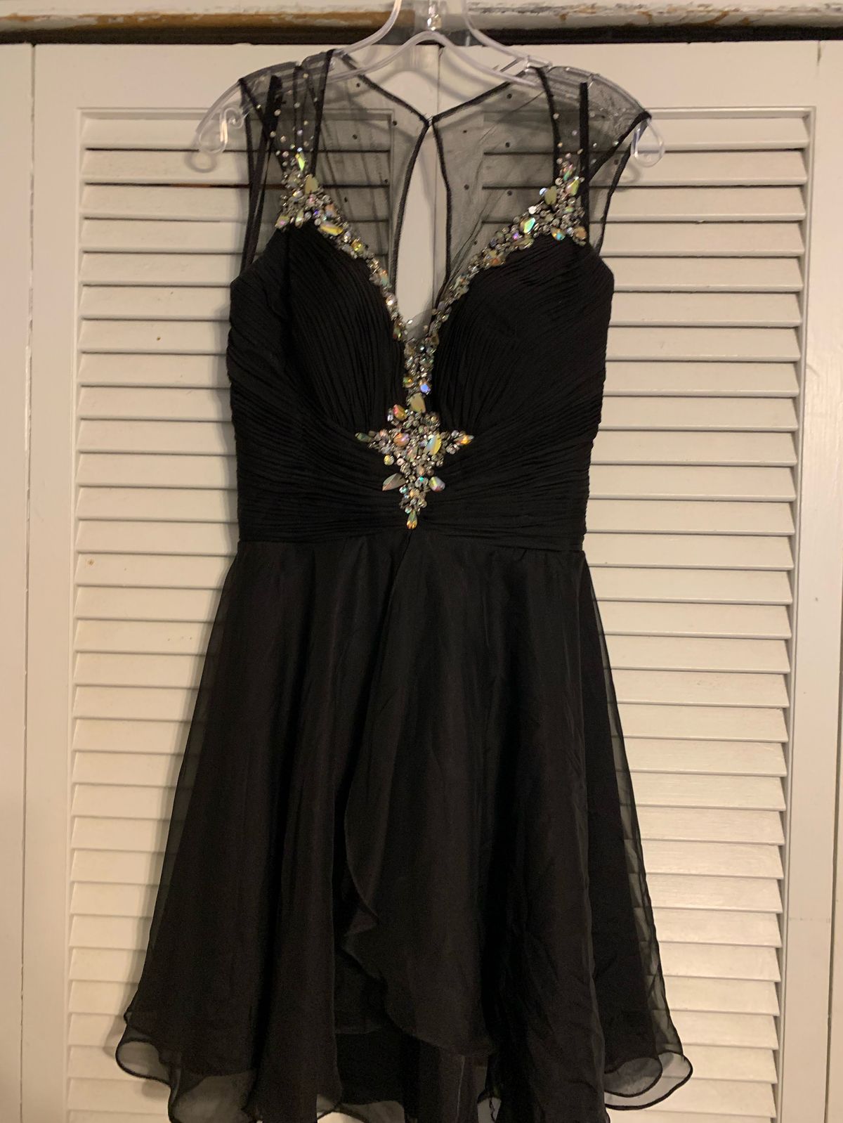 Mac Duggal Size 8 Prom Black Cocktail Dress on Queenly