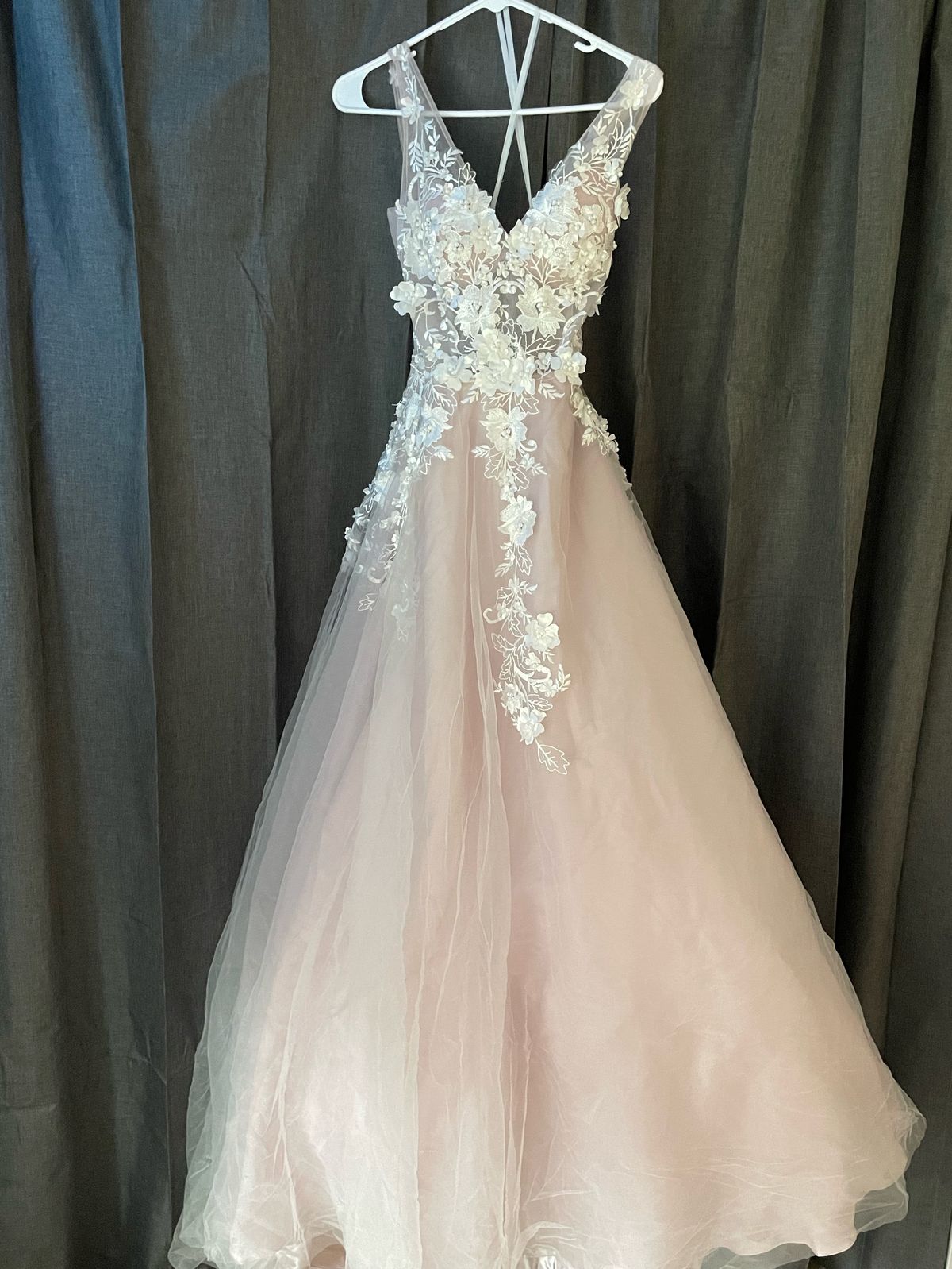 Size 6 Prom Nude Ball Gown on Queenly