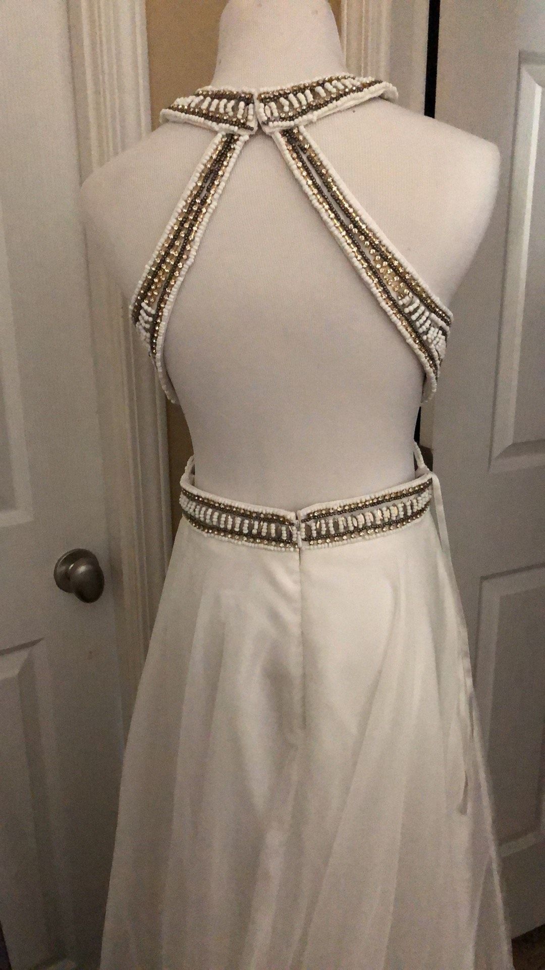 Mac Duggal Size 6 Prom White Floor Length Maxi on Queenly