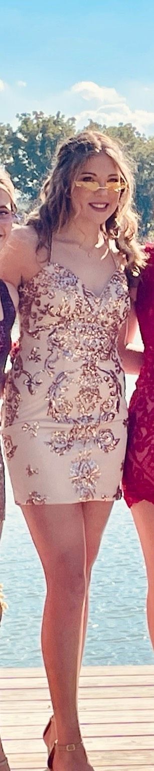 Size 6 Prom Rose Gold Cocktail Dress on Queenly