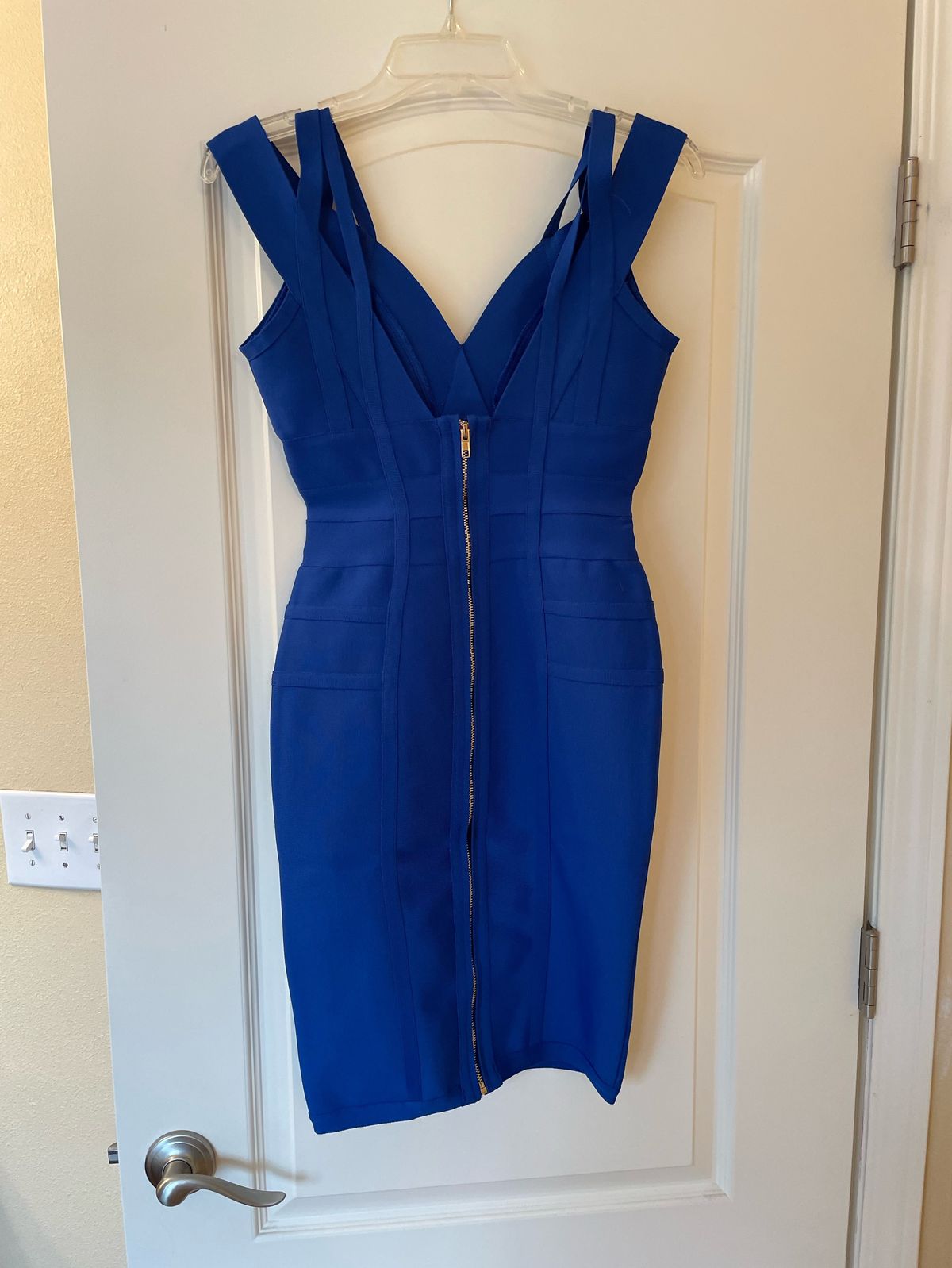 Alieva Size 4 Wedding Guest Blue Cocktail Dress on Queenly