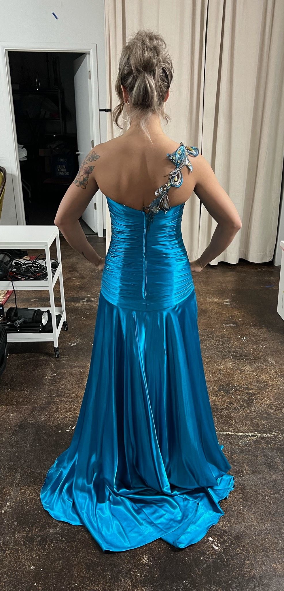Tony Bowls Size 4 Blue Mermaid Dress on Queenly