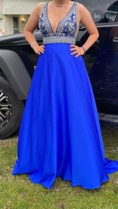 Size 6 Prom Royal Blue Dress With Train on Queenly