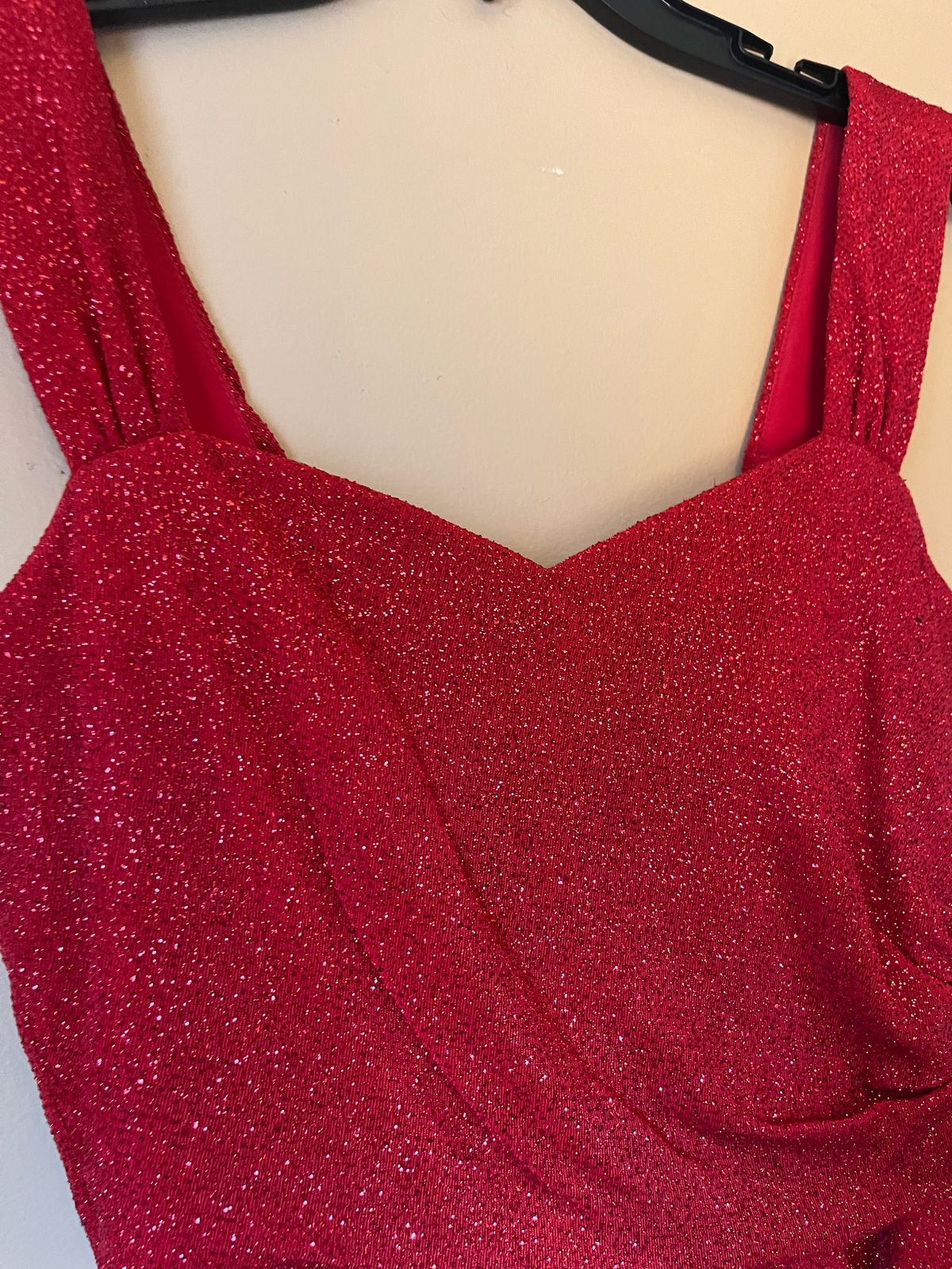 Size 10 Prom Red Cocktail Dress on Queenly