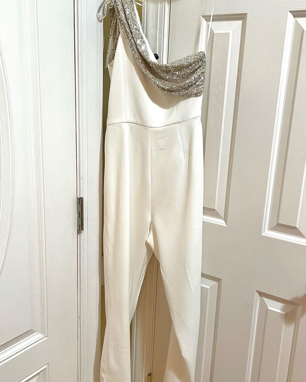 Size 4 Nightclub White Formal Jumpsuit on Queenly
