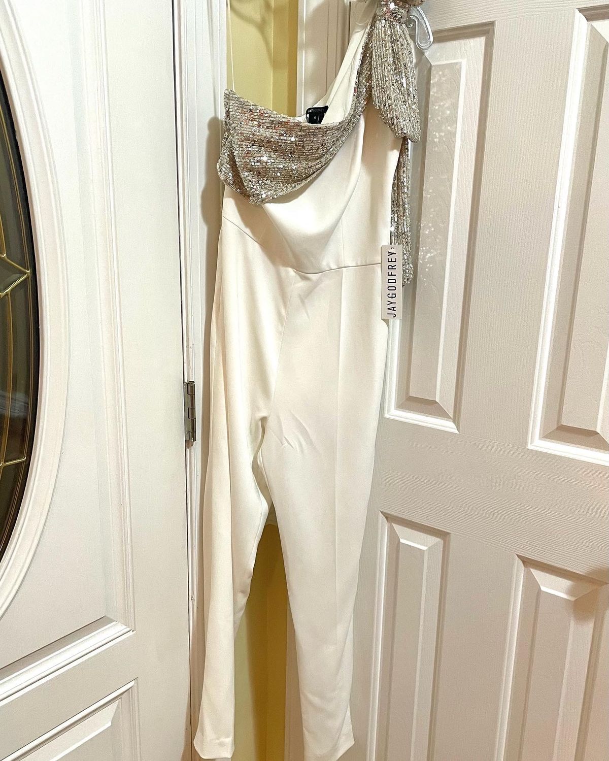 Size 4 Nightclub White Formal Jumpsuit on Queenly