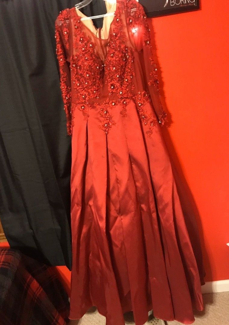 Size L Prom Red Ball Gown on Queenly