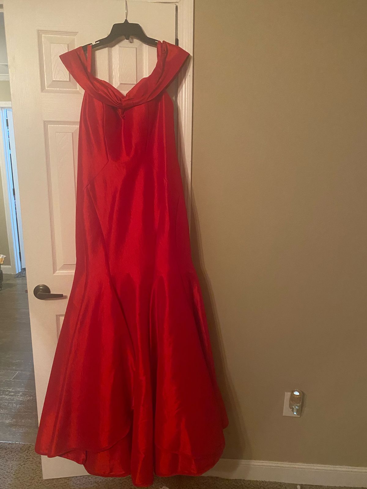 Mac Duggal Size 14 Prom Red Mermaid Dress on Queenly