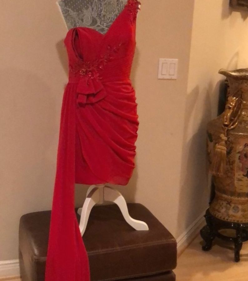 Size 12 One Shoulder Red Ball Gown on Queenly