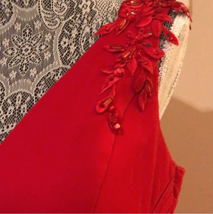 Size 12 One Shoulder Red Ball Gown on Queenly