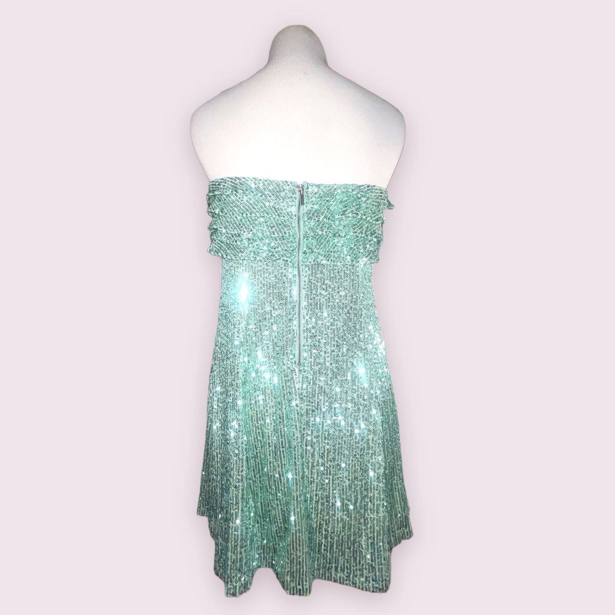 Size 4 Prom Sequined Light Green Cocktail Dress on Queenly