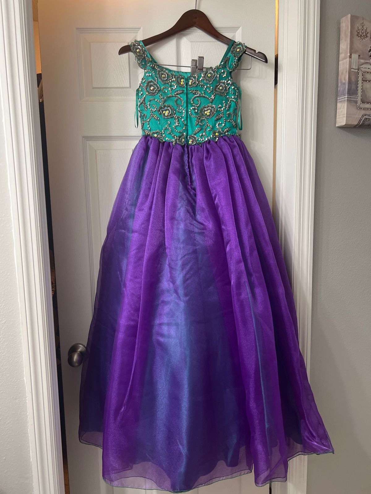Mac Duggal Girls Size 10 Pageant Green Ball Gown on Queenly