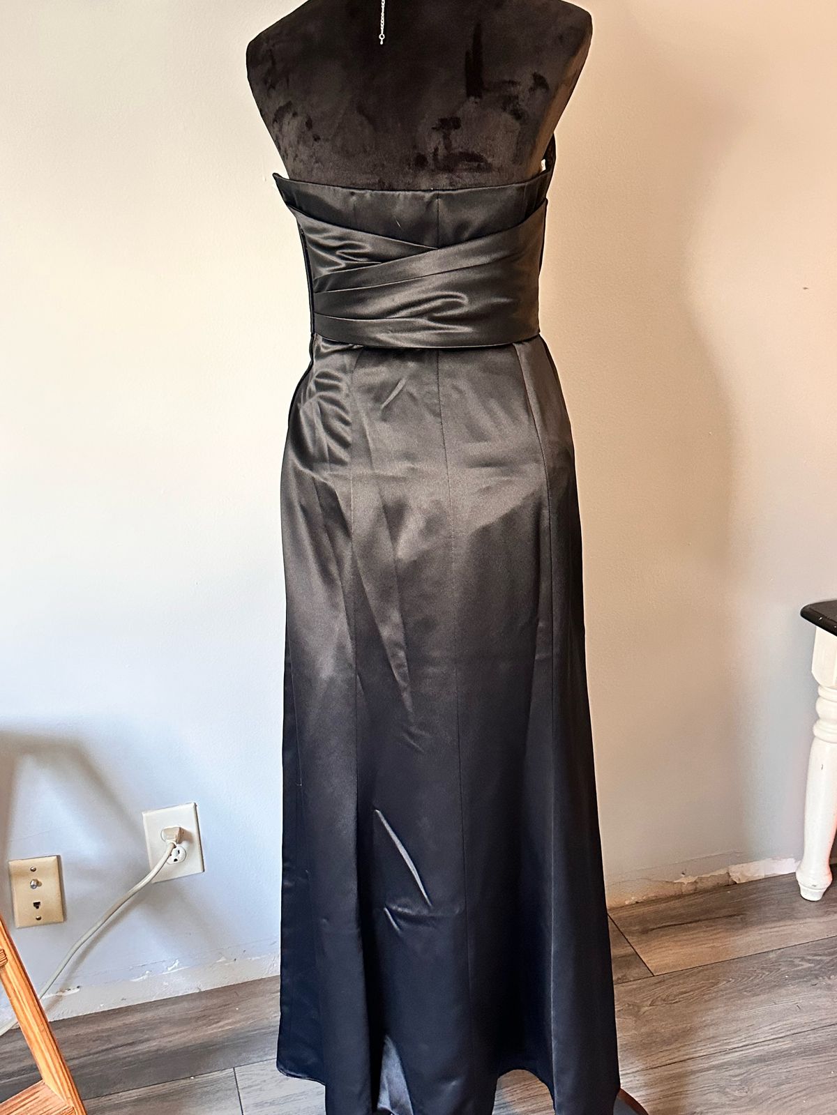 Size 6 Prom Black Floor Length Maxi on Queenly