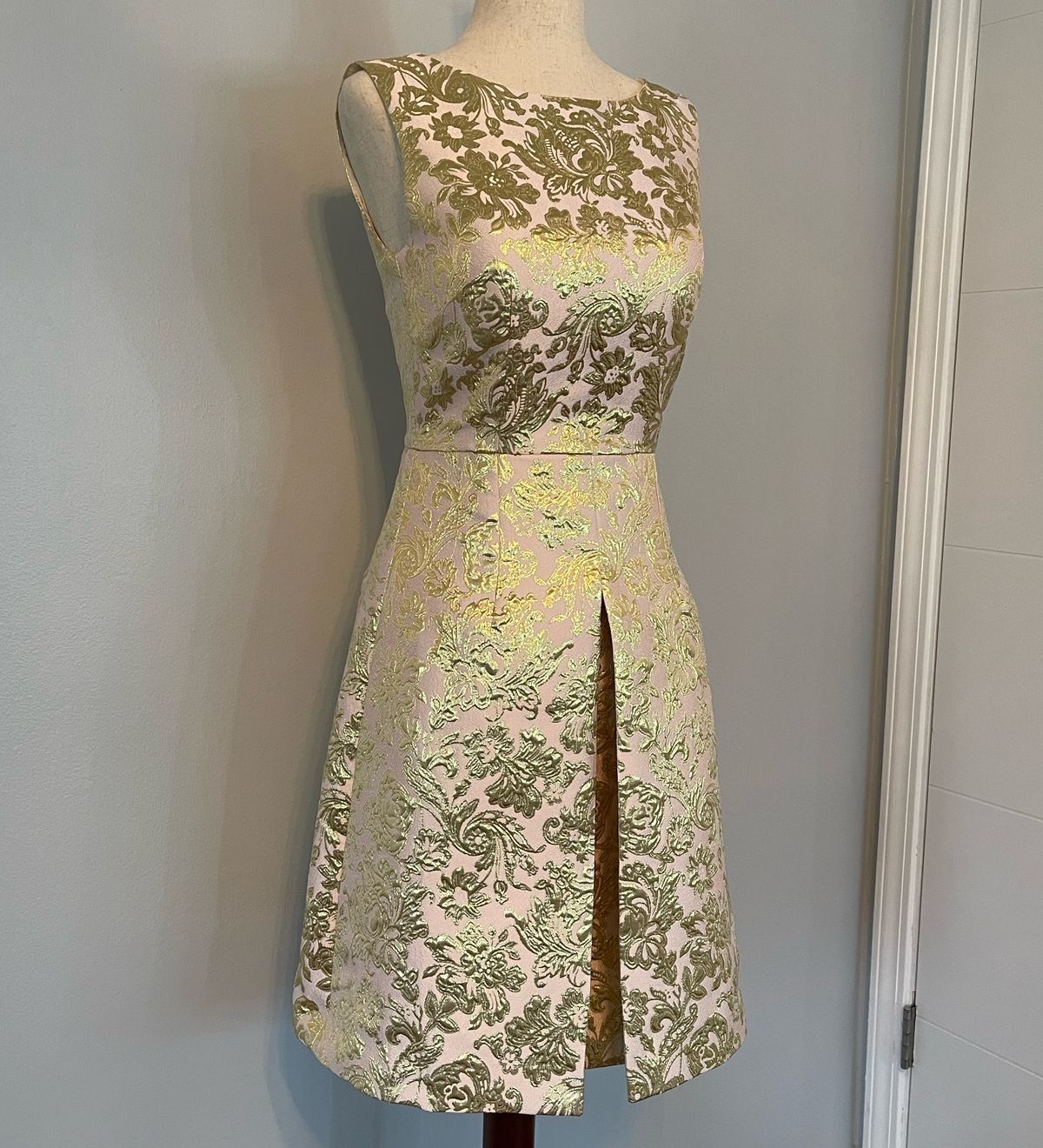 Dolce & Gabbana Size 2 Prom Floral Rose Gold Cocktail Dress on Queenly