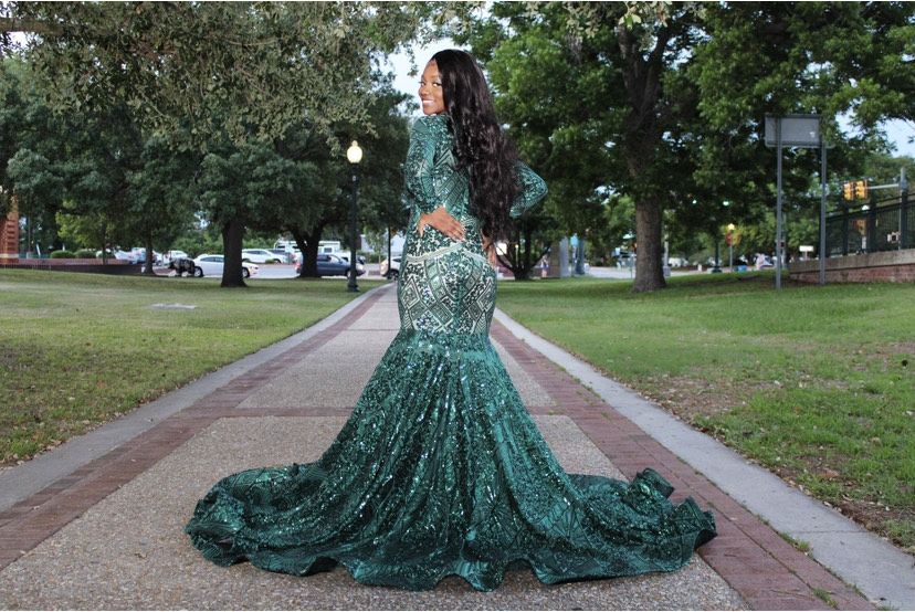 emerald green lace mermaid dresses