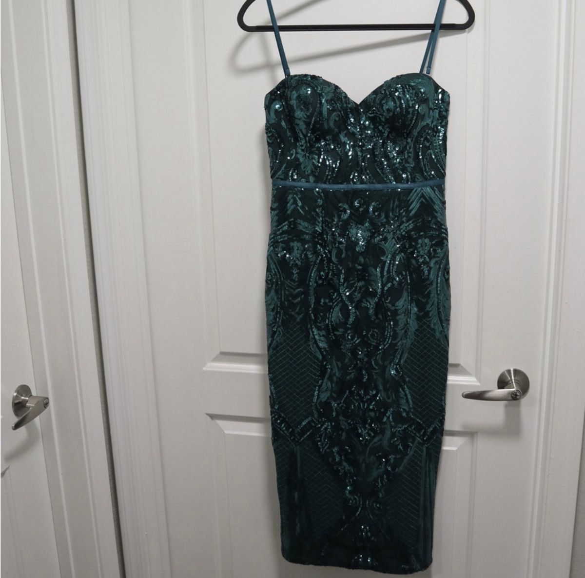 Size 6 Pageant Sequined Green Cocktail Dress on Queenly