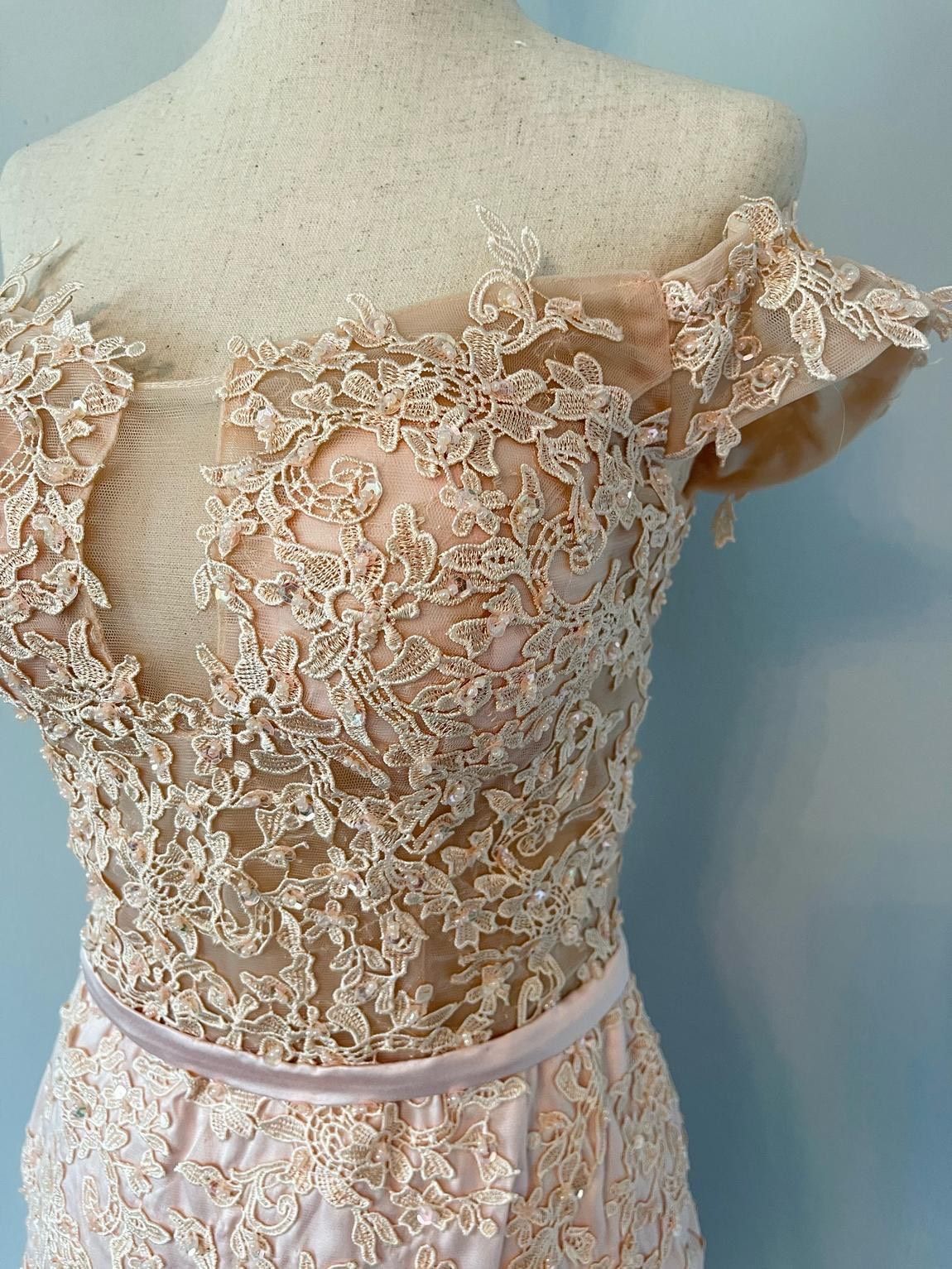 Size 2 Prom Off The Shoulder Lace Light Pink Cocktail Dress on Queenly