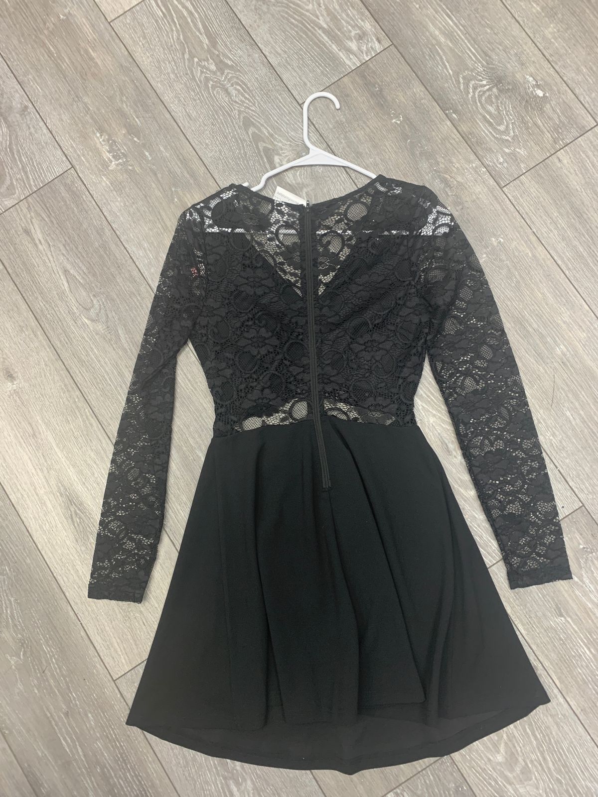 Size 6 Black Cocktail Dress on Queenly
