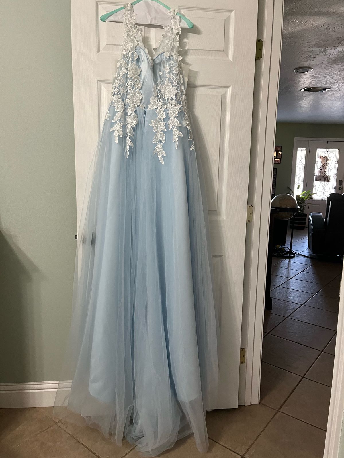 Size 10 Prom Blue Ball Gown on Queenly