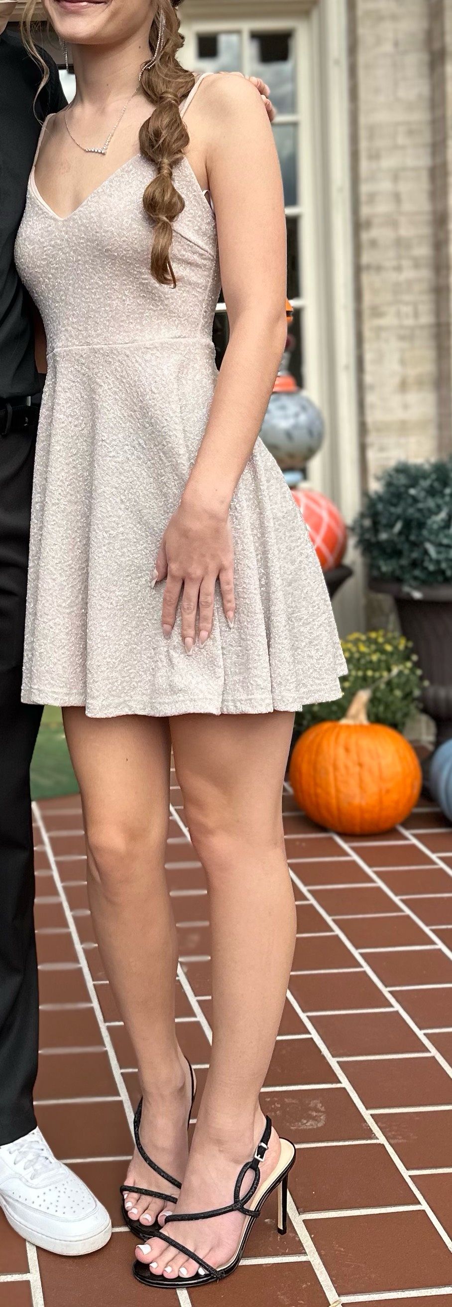 Size XS Homecoming Nude Cocktail Dress on Queenly