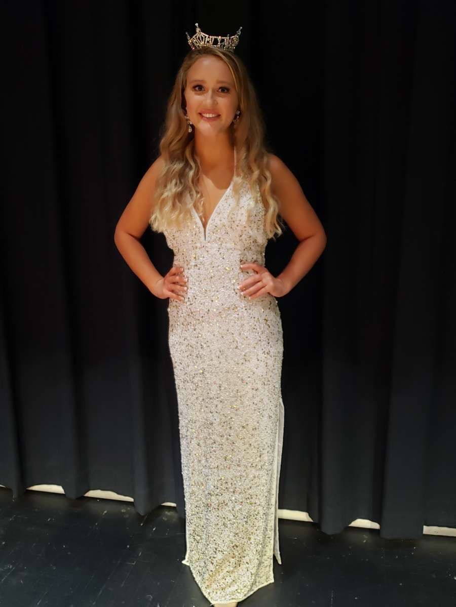 Size 4 Prom Sequined White Floor Length Maxi on Queenly