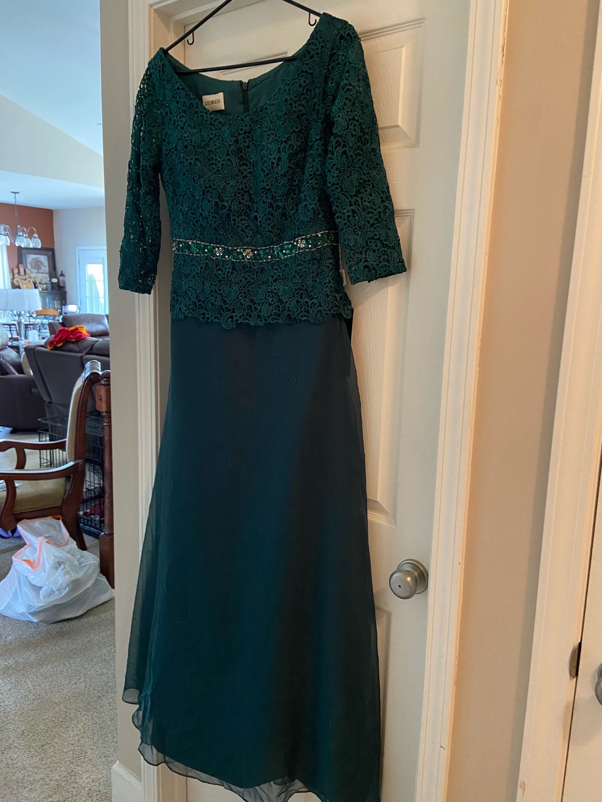 Size 10 Green Ball Gown on Queenly