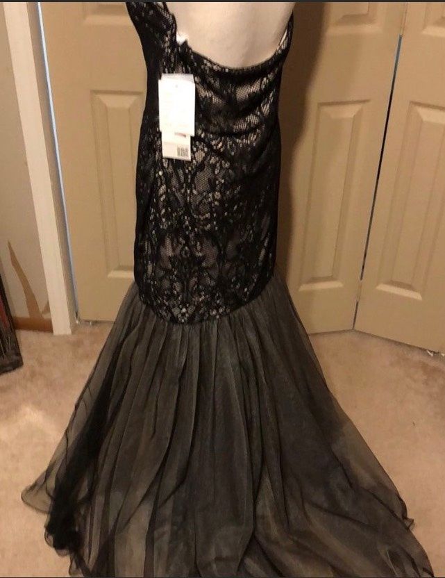 Plus Size 16 Prom Black Mermaid Dress on Queenly