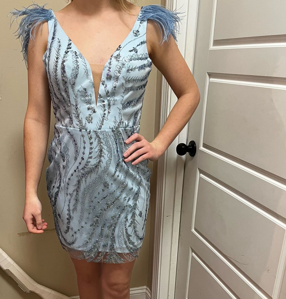 Alyce Paris Size 6 Homecoming Blue Cocktail Dress on Queenly