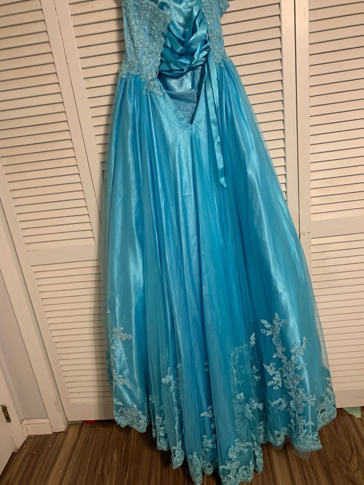 Vienna Size 8 Prom Blue Mermaid Dress on Queenly