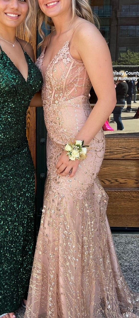 Jovani Size 6 Prom Plunge Lace Gold Mermaid Dress on Queenly