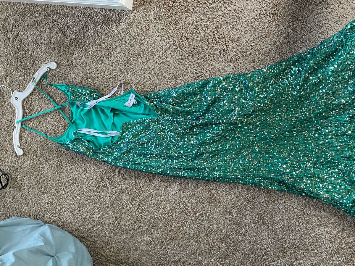 David's Bridal Size 2 Prom Blue Mermaid Dress on Queenly