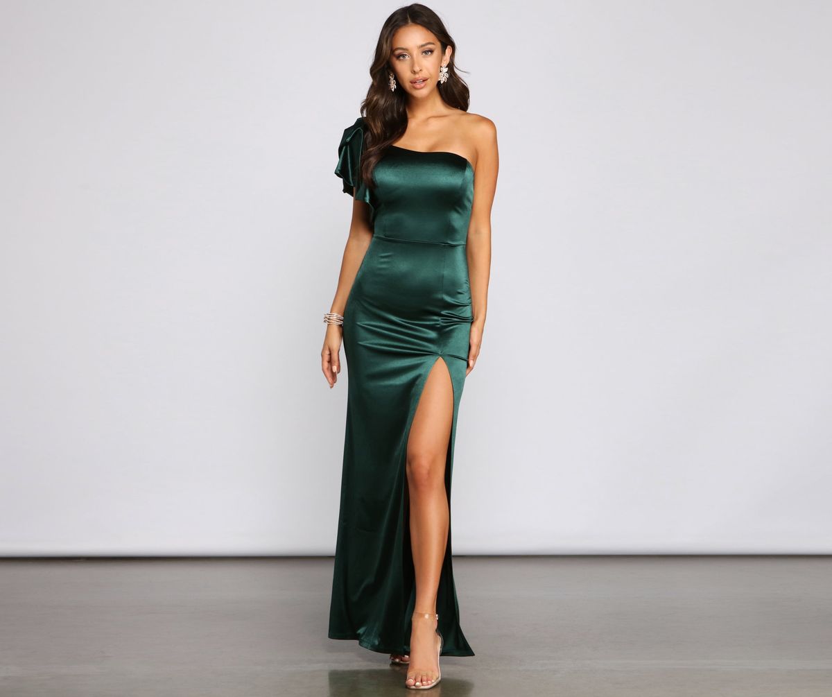 Style 05002-1325 Windsor Size M Bridesmaid One Shoulder Satin Green Side Slit Dress on Queenly