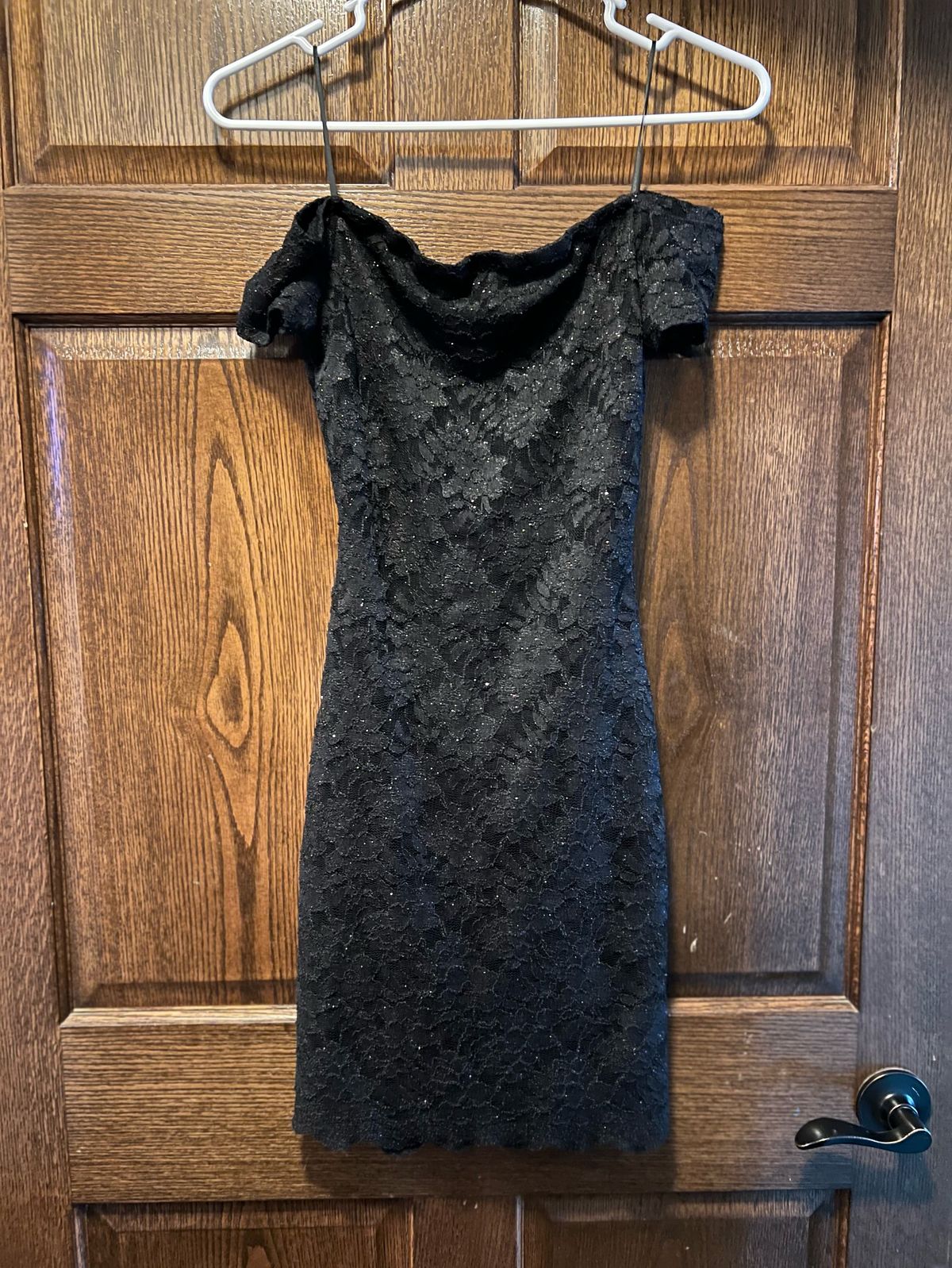 Size 4 Homecoming Off The Shoulder Black Cocktail Dress on Queenly