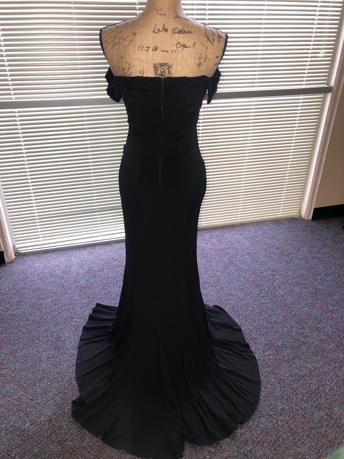 Size M Prom Off The Shoulder Black Mermaid Dress on Queenly