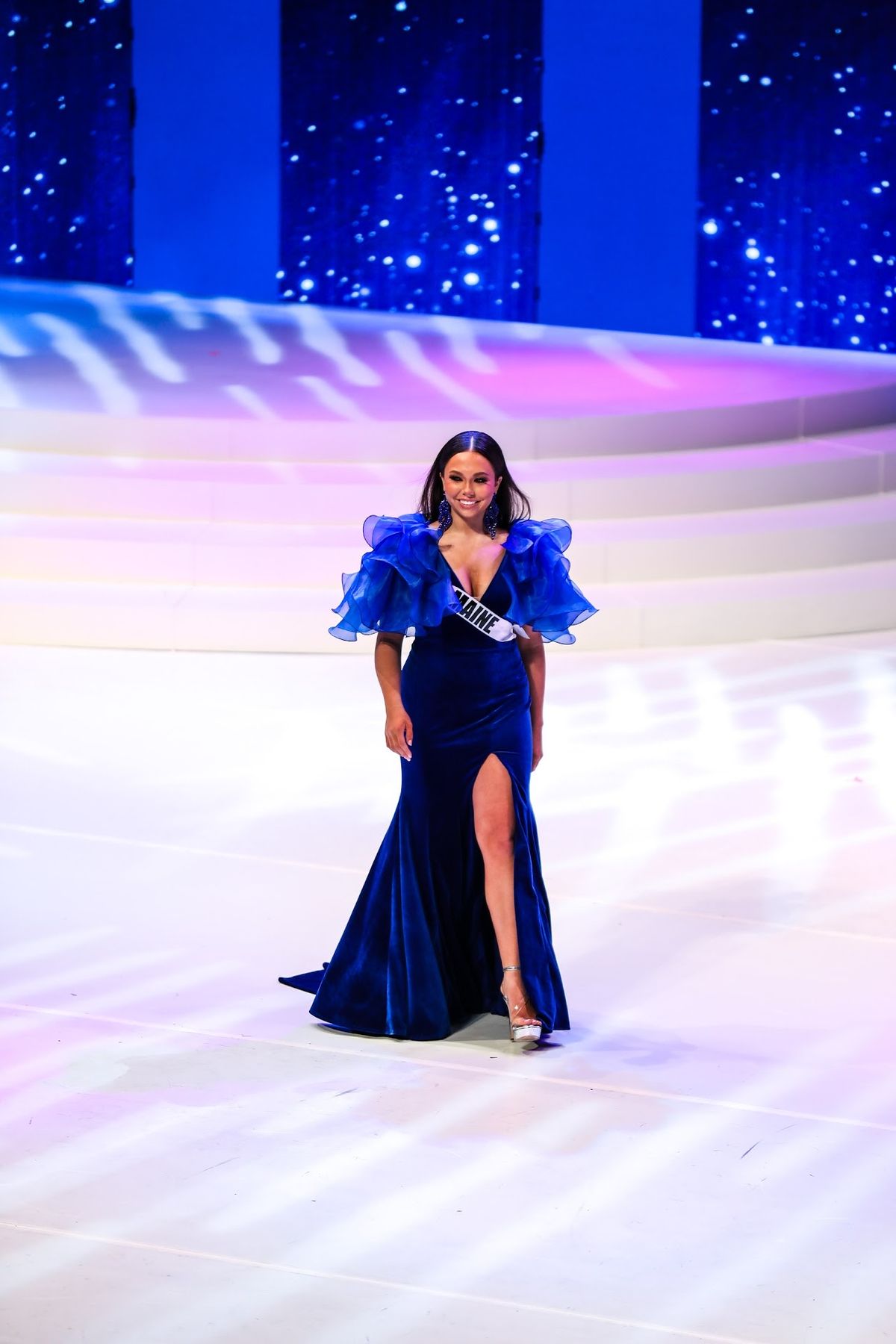 Ashley Lauren Size 6 Pageant Plunge Velvet Royal Blue Side Slit Dress on Queenly