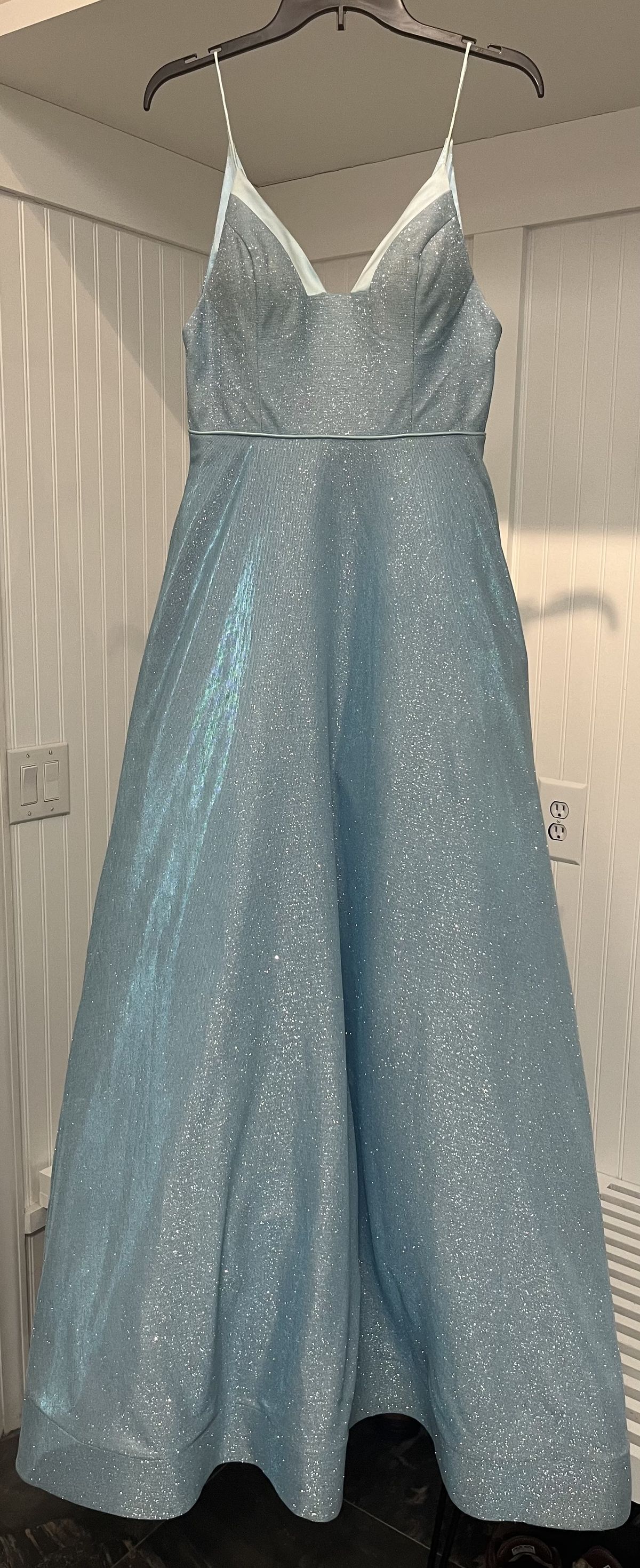 Mon Cheri Size 8 Prom Blue Ball Gown on Queenly