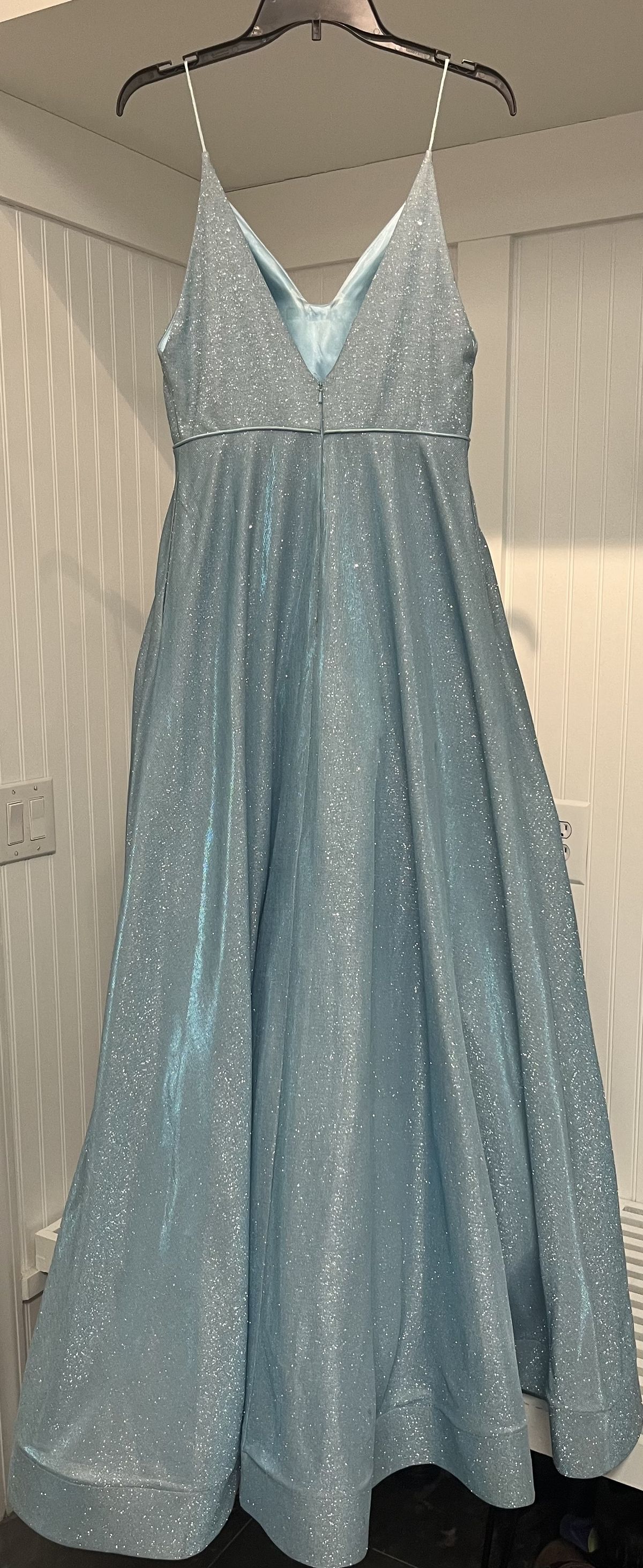 Mon Cheri Size 8 Prom Blue Ball Gown on Queenly
