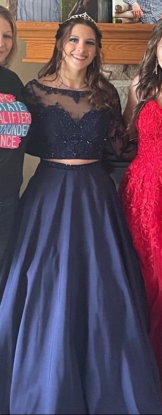 Size 6 Prom Blue Ball Gown on Queenly