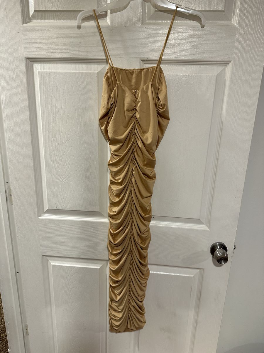 Size 6 Homecoming Nude Cocktail Dress on Queenly