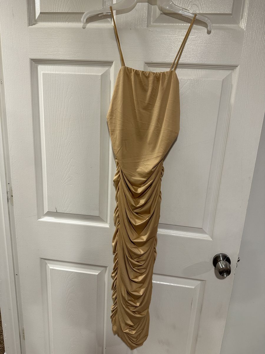 Size 6 Homecoming Nude Cocktail Dress on Queenly
