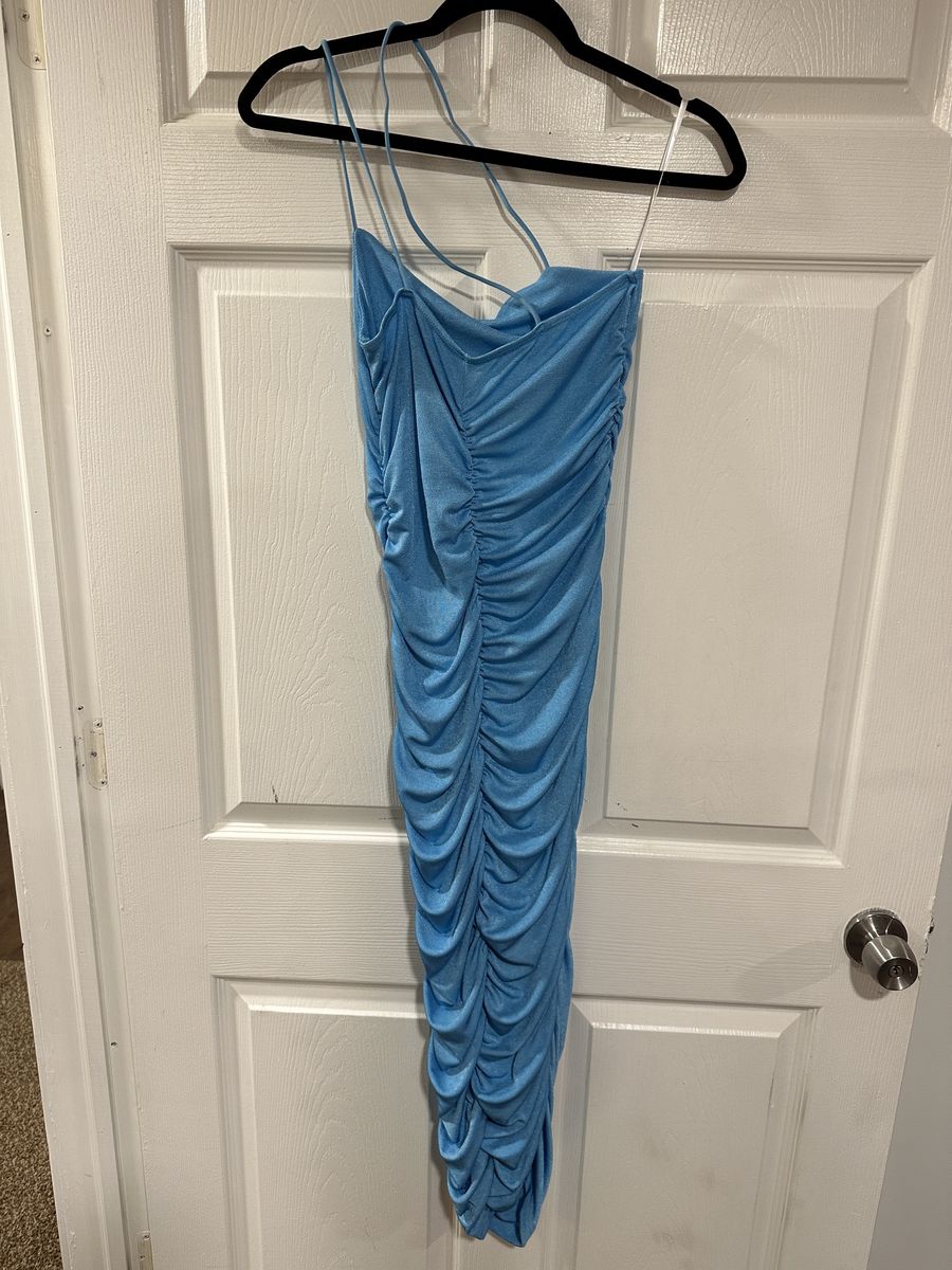 Size M Blue Cocktail Dress on Queenly