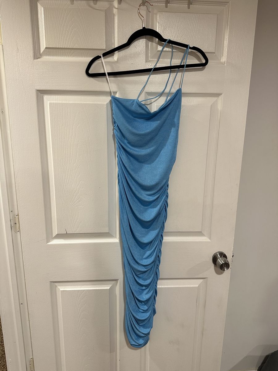 Size M Blue Cocktail Dress on Queenly