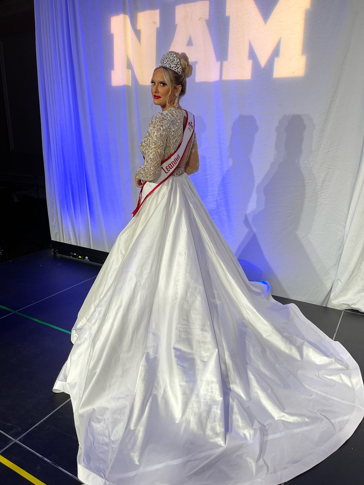 Jovani Size 10 Wedding Plunge Satin White Ball Gown on Queenly
