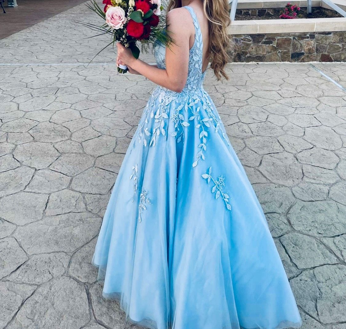 Size 2 Prom Blue Ball Gown on Queenly