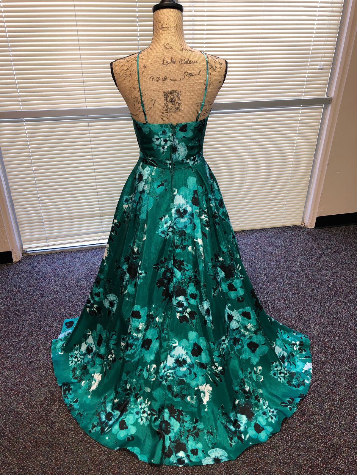 Size 2 Prom Satin Emerald Green Ball Gown on Queenly