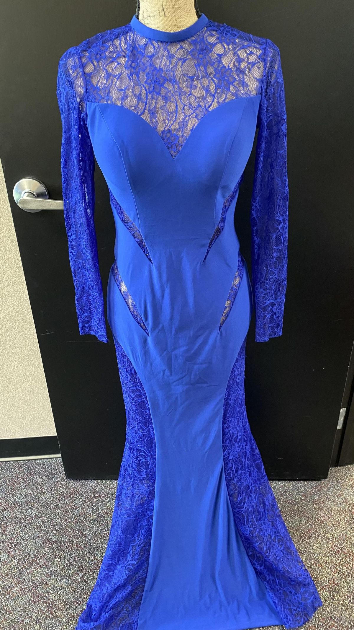 Size 4 Prom Lace Royal Blue Mermaid Dress on Queenly
