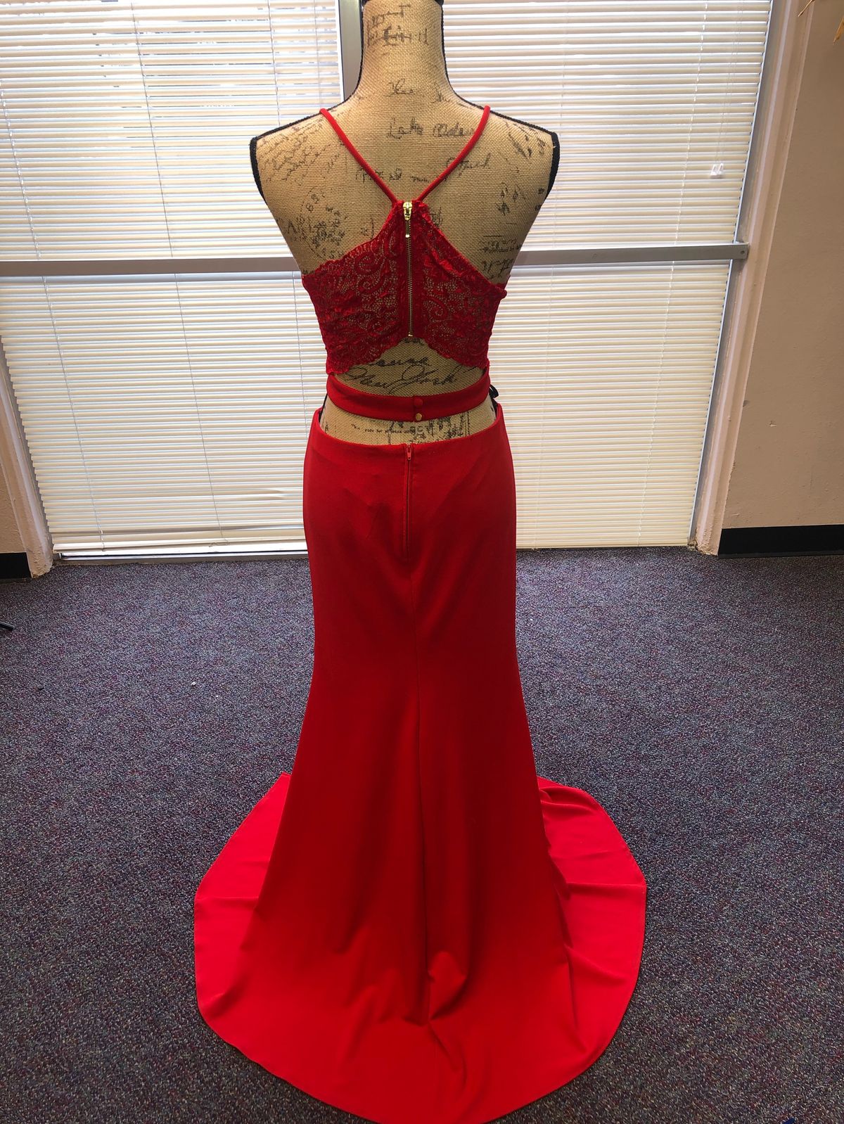 Plus Size 16 Prom Lace Red Side Slit Dress on Queenly