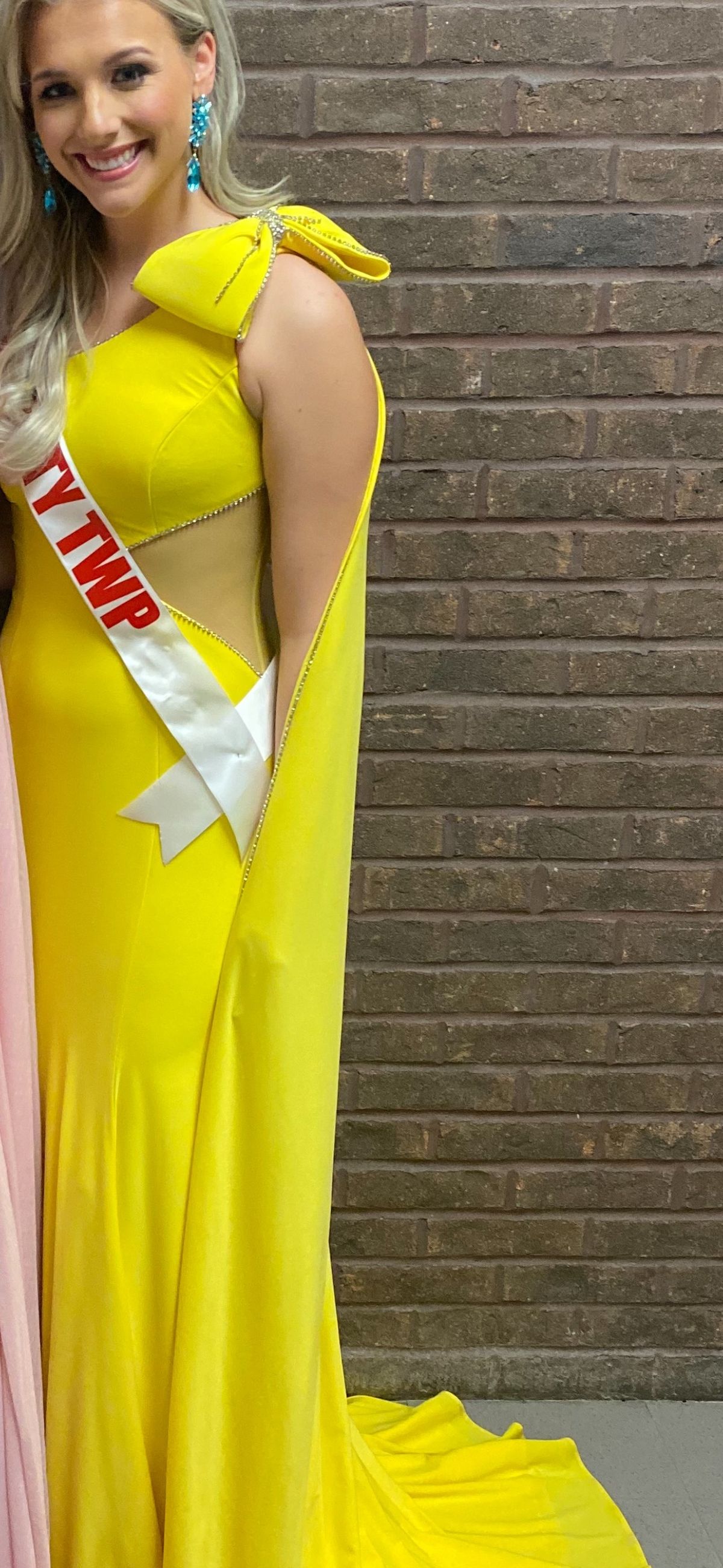 Sherri Hill Size 2 Pageant Yellow Floor Length Maxi on Queenly